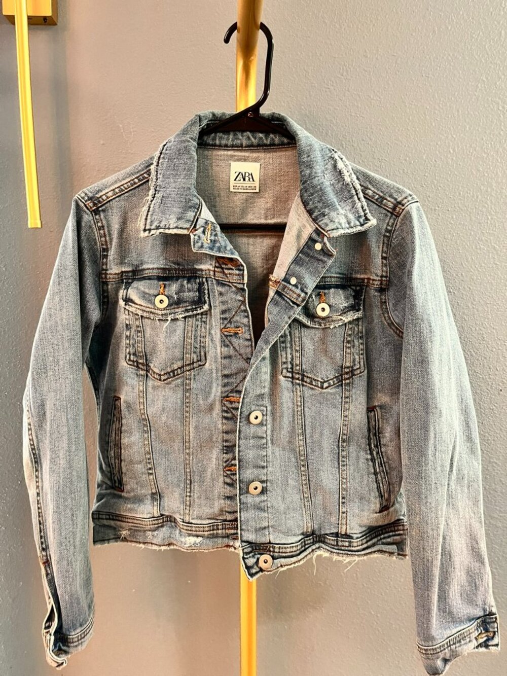ZARA Distressed Denim Jacket Medium Light Wash Jean Trucker Coat Raw Edge Y2K